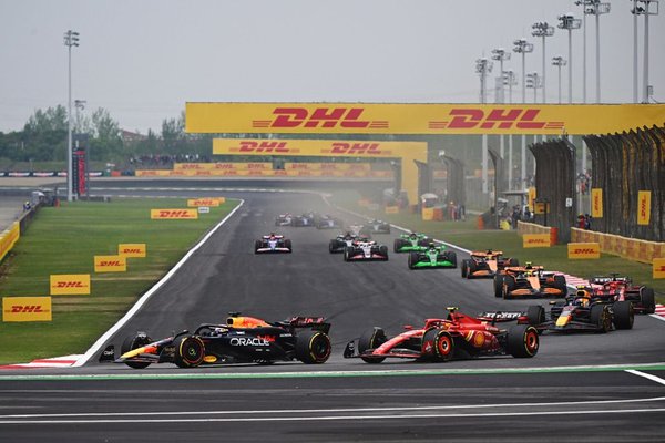 Dört Formula 1 takımı, MasterCard ile sponsorluk için görüşüyor