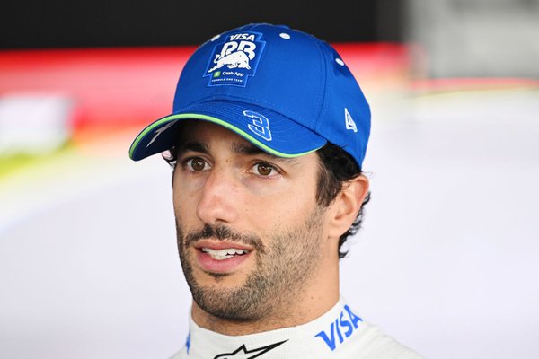 Mekies: “Ricciardo gittikçe formunu buluyor”