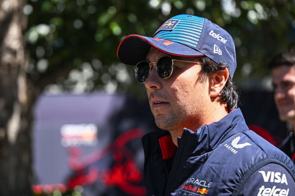 Perez’den Alonso’ya destek: “FIA buna ceza veriyorsa, artık her olayda aynı cezayı vermeli”
