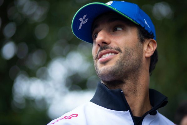 Ricciardo: “Red Bull’a De Vries’in yerine beni almasını ben söylemedim”