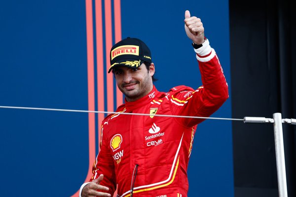 Sainz, Ferrari’nin güçlü olabileceği üç pistin adını paylaştı