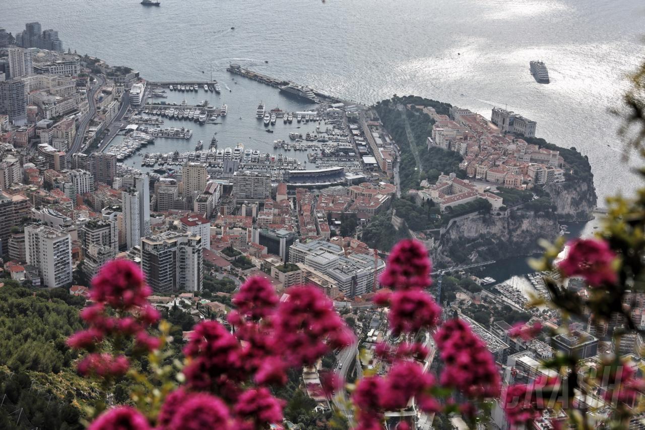 Yacht with a Bugatti onboard steals the show at F1 Monaco GP