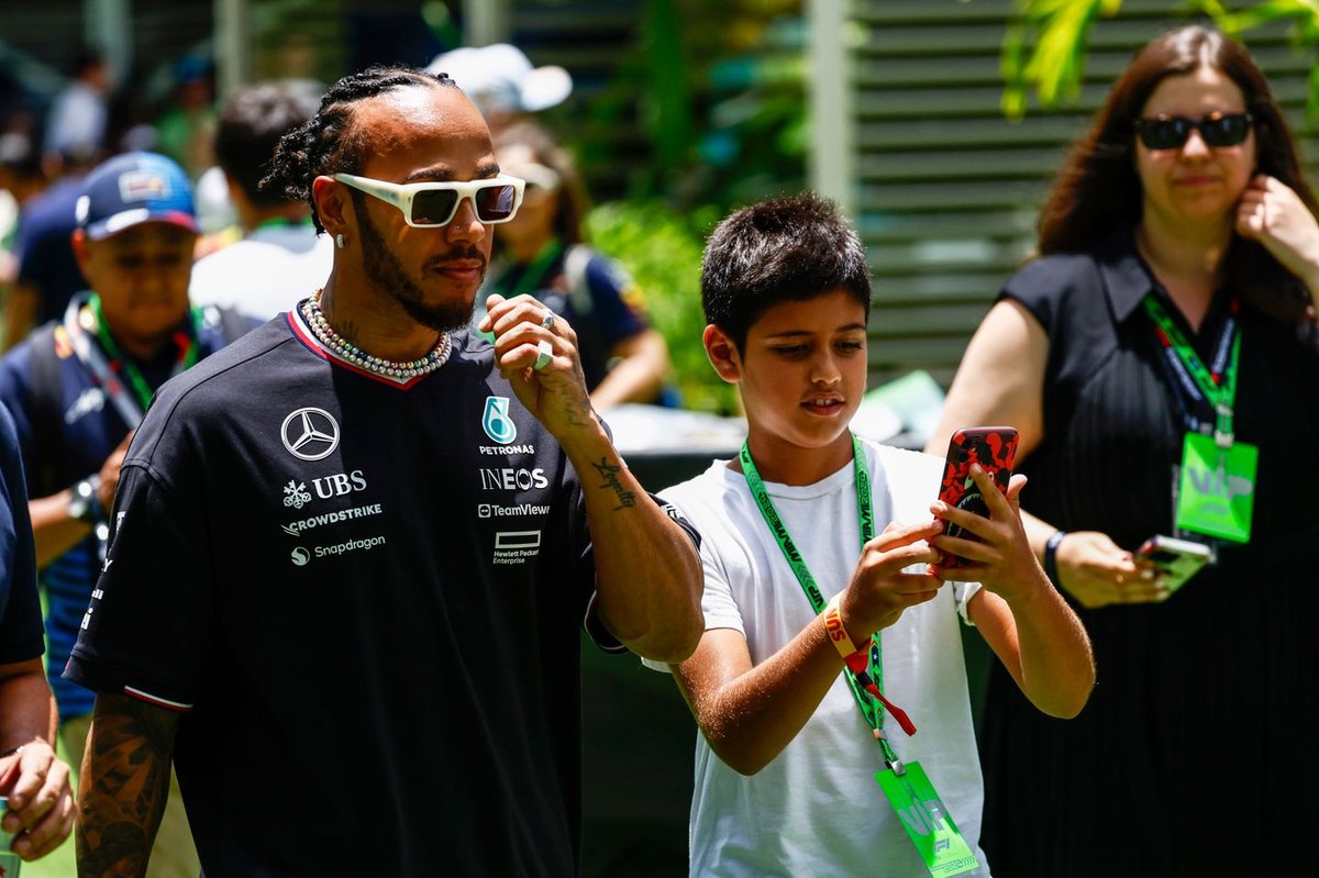Hamilton: “DRS olmasaydı yarışta daha fazla sıra kaybederdim”