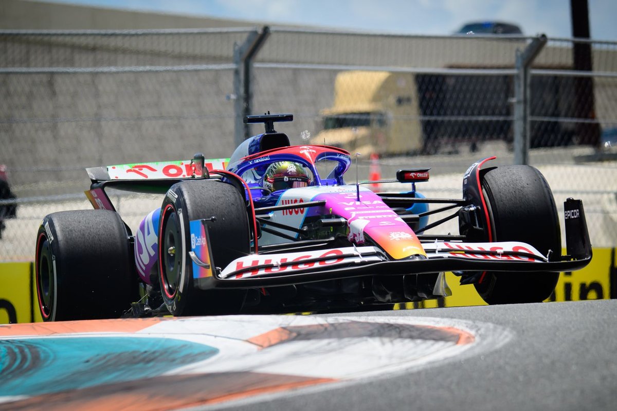 Ricciardo “insanların çenesini kapattığı için” mutlu