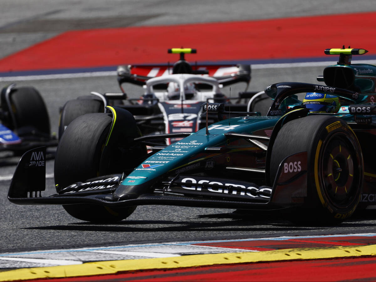 Alonso abgedrängt: Strafpunkte und Zeitstrafe gegen Nico Hülkenberg