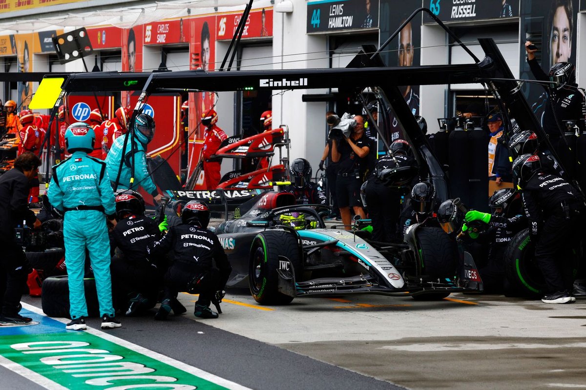 Hamilton: “Pit stopları iyileştirmek için bazı değişiklikler yaptık”