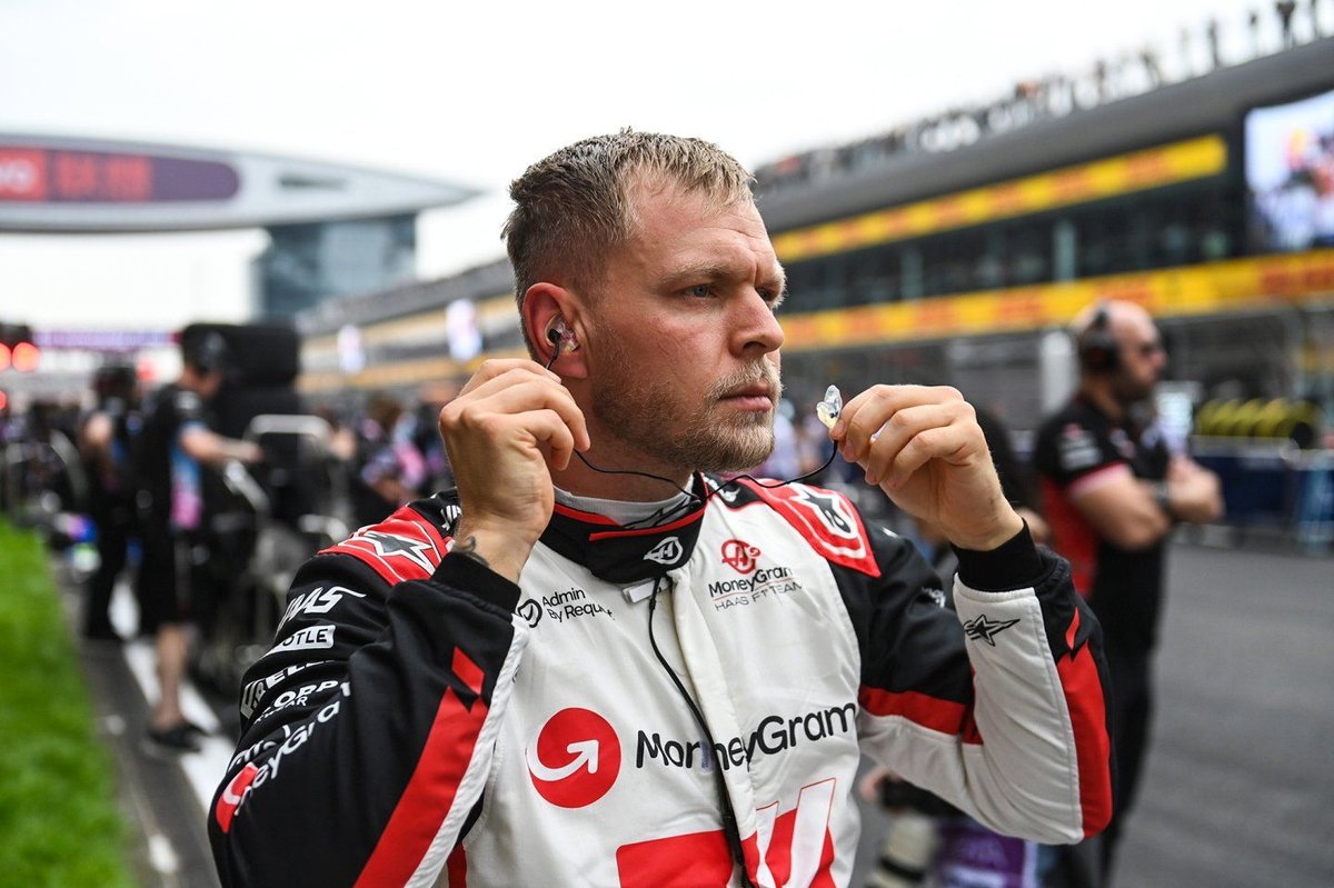 Magnussen: “Monako’da Perez beni gördüğü halde alan bırakmadı”