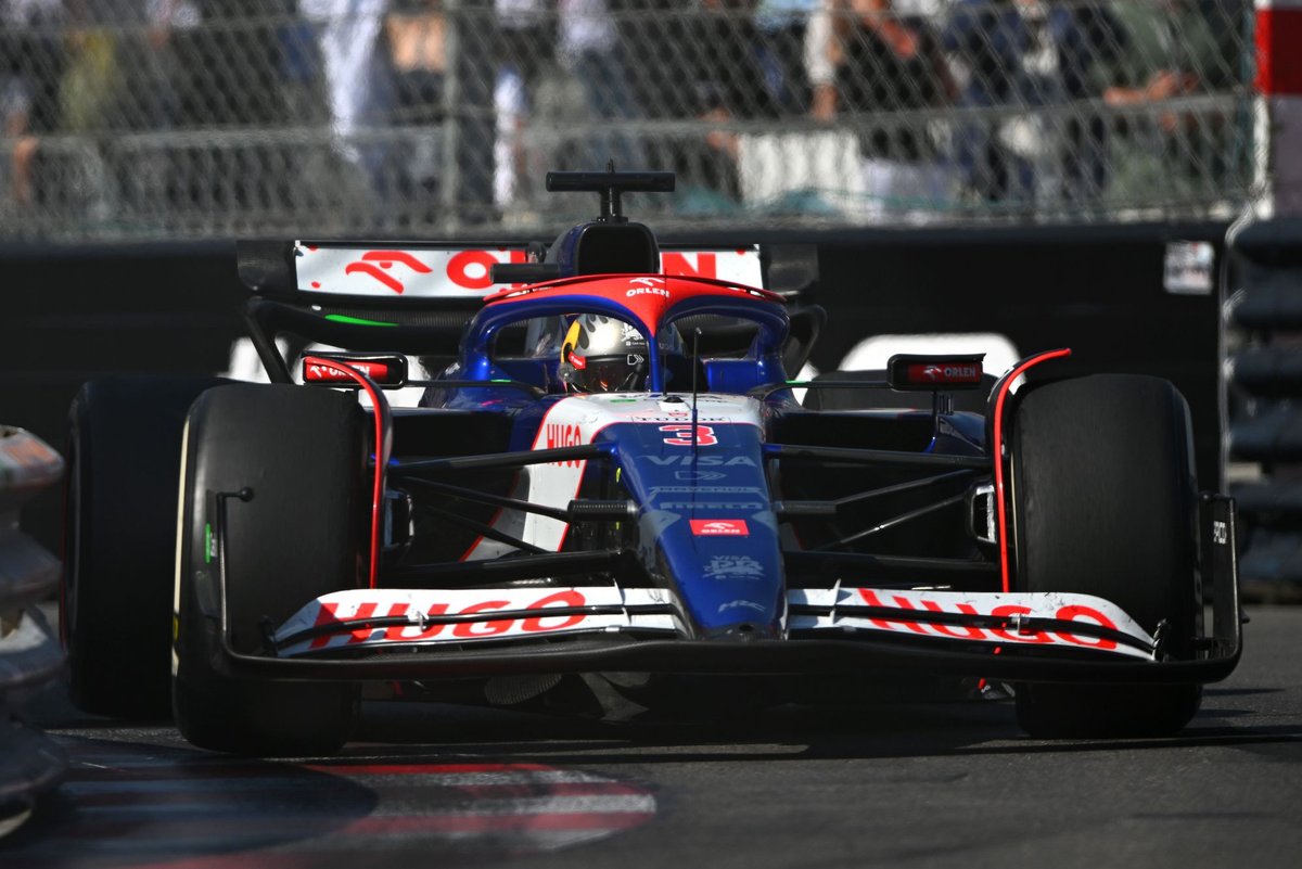 Mekies: “Bazı yarışlarda zorlansa da Ricciardo’da gelişim görüyoruz”