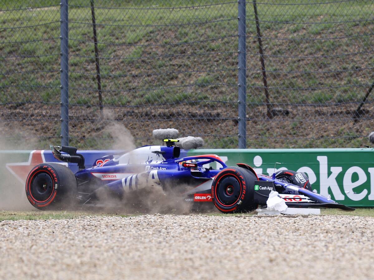 Nach Tsunoda-Unfall: FIA ersetzt Grünstreifen am Hungaroring durch Kies