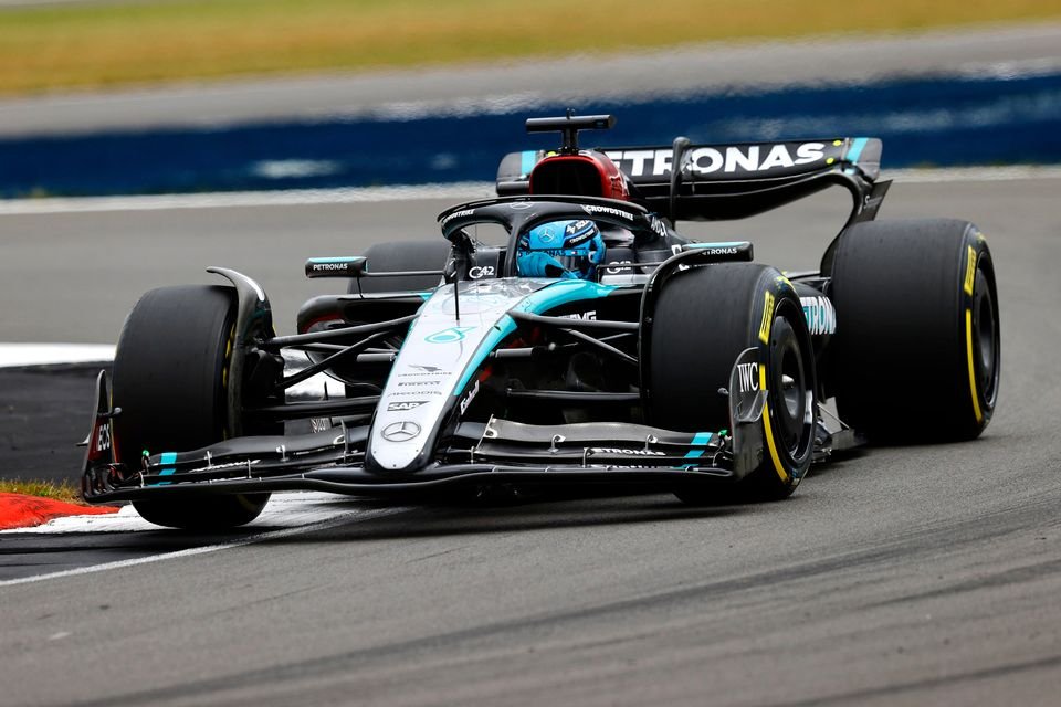 Russell: “McLaren pilotları ve Verstappen bir adım önde”