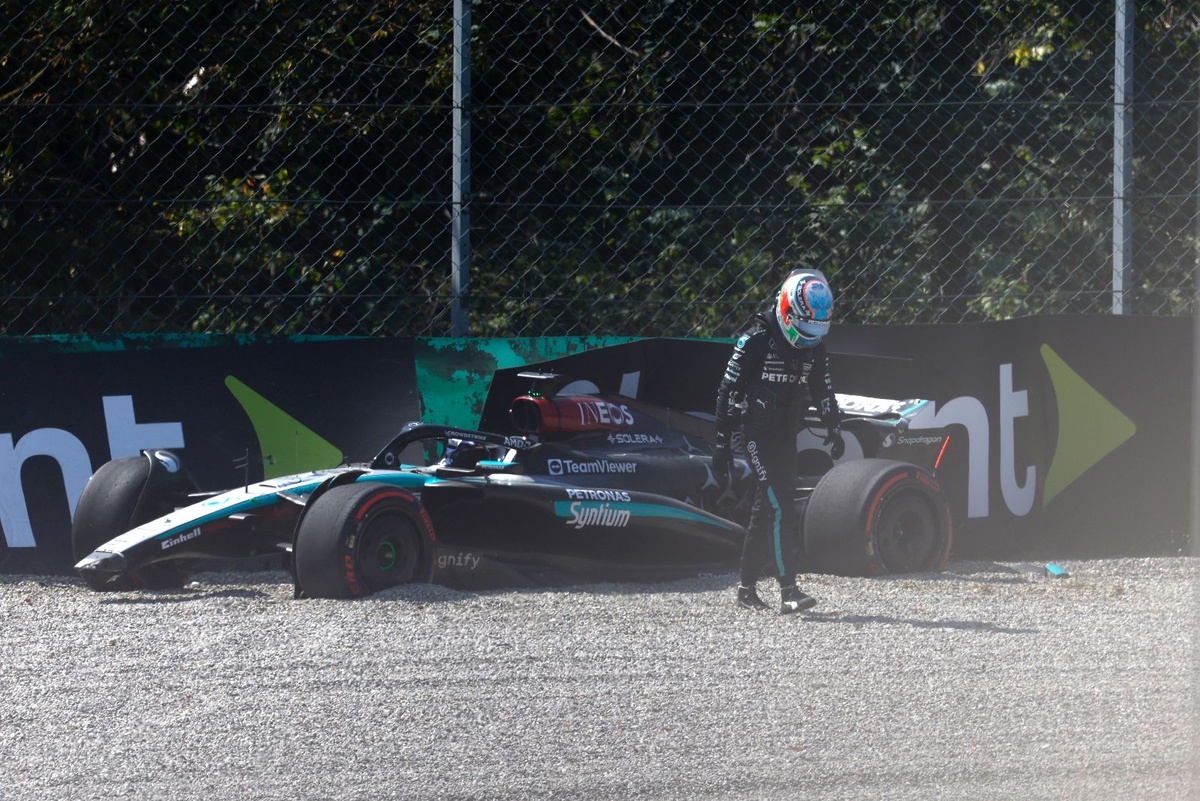 Antonelli, ilk Formula 1 deneyiminde bariyerlerde!