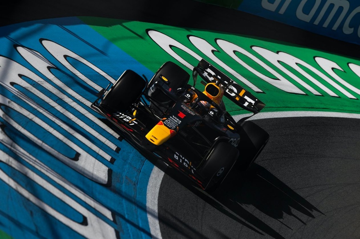 Verstappen: “Red Bull aracında bir şeyler ters gidiyor”