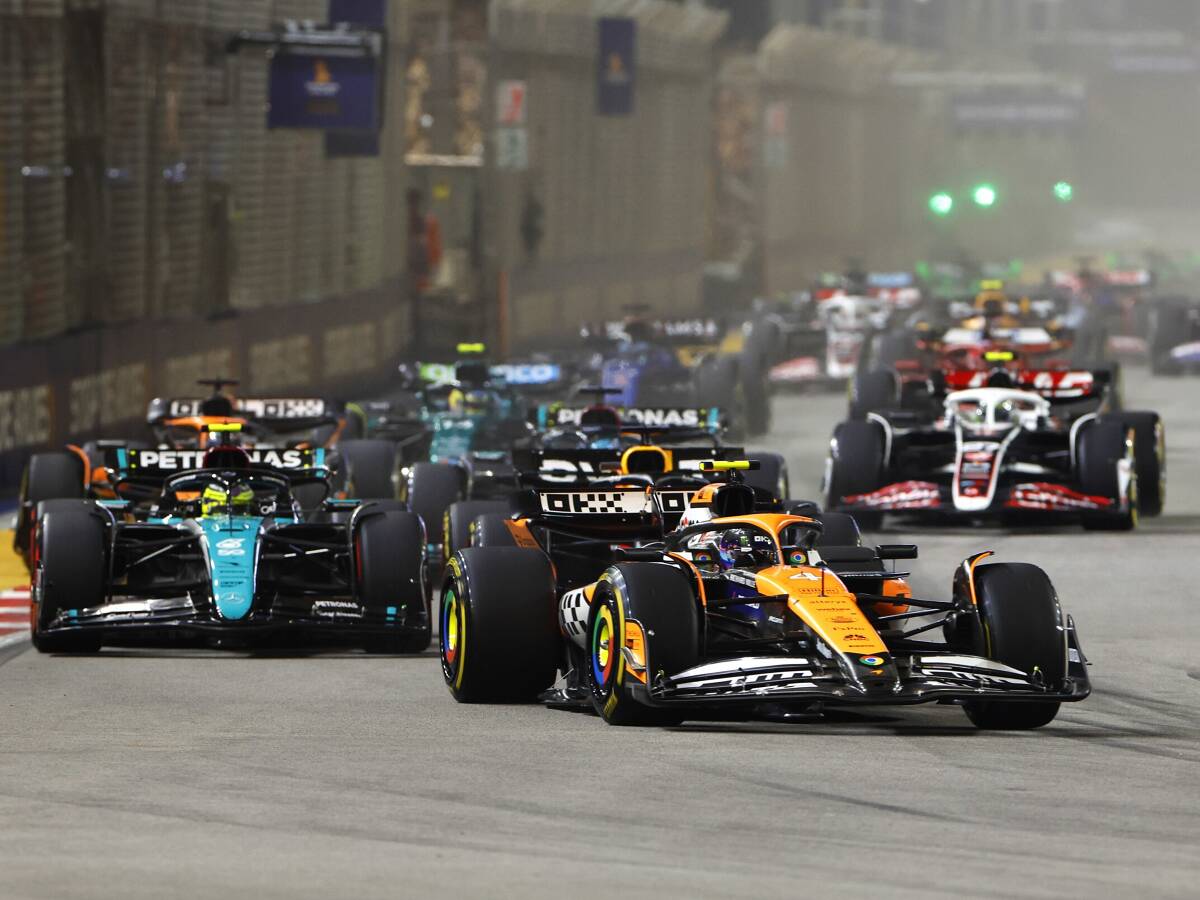 Trotz Konzentrationsschwächen: Norris zertrümmert Verstappen in Singapur!