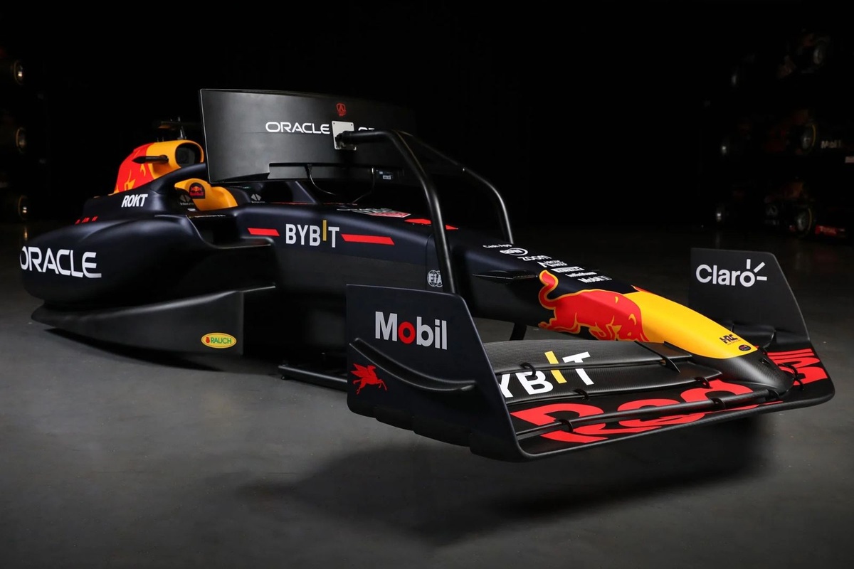 4.5 milyon TL’lik RB19 simülatörü tanıtıldı