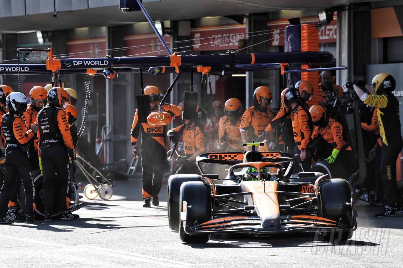 Stewards fine McLaren €5,000 for pitlane infringement