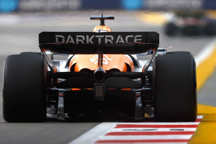 McLaren, FIA’nın talebi üzerine tartışmalı arka kanat tasarımını değiştirecek