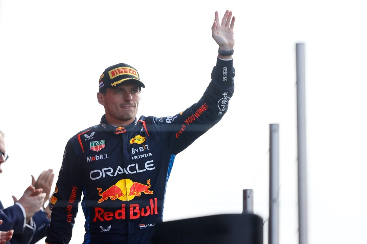 Verstappen: “Şampiyonluk için zorlamaya devam edeceğiz”
