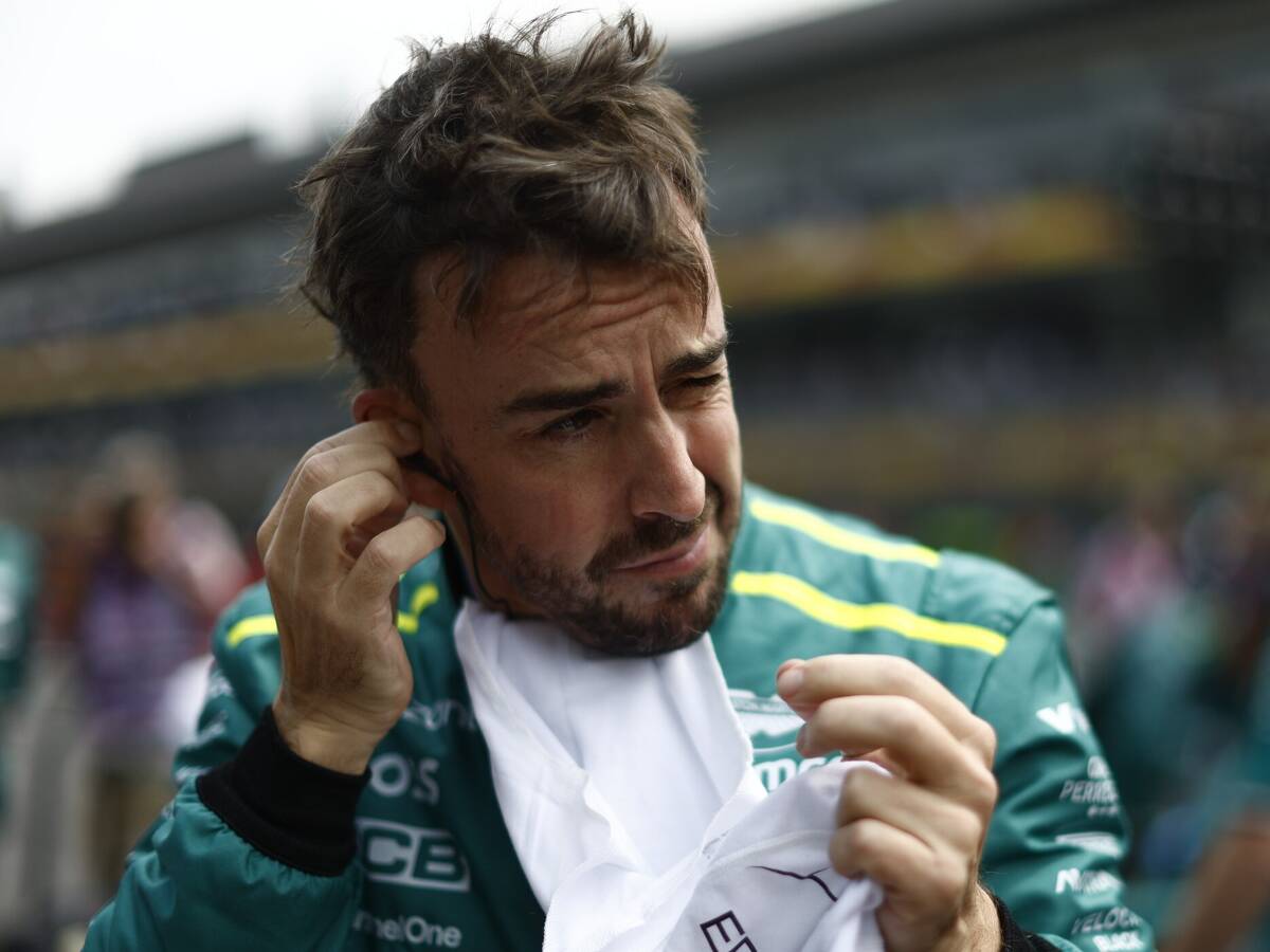 Behandlung in Europa: Kranker Alonso kommt verspätet nach Brasilien