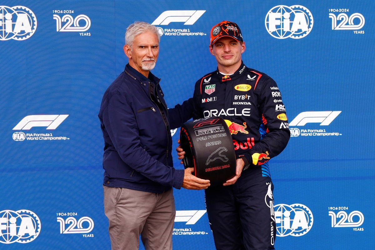 Hill: “Verstappen adil yarışmaktan aciz”