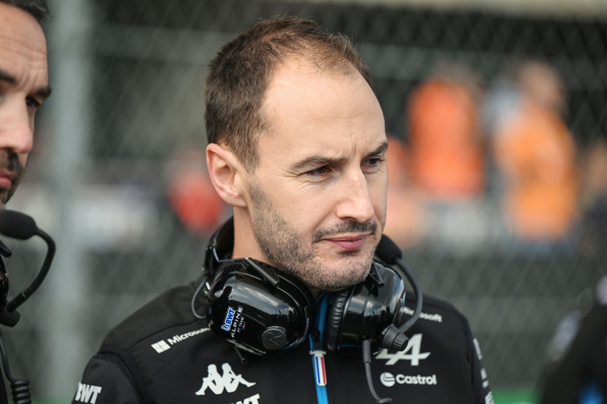 Oakes yeni Formula 1 rolünde sabır oyununu öğreniyor Oakes yeni Formula 1 rolünde sabır oyununu öğreniyor