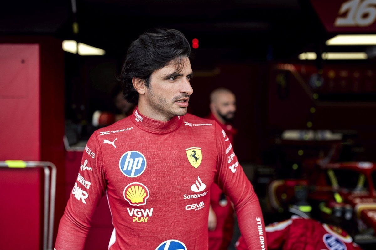 İki seansta da kaza yapan Sainz: “Kabus gibi bir gündü, takımdan özür dilerim”