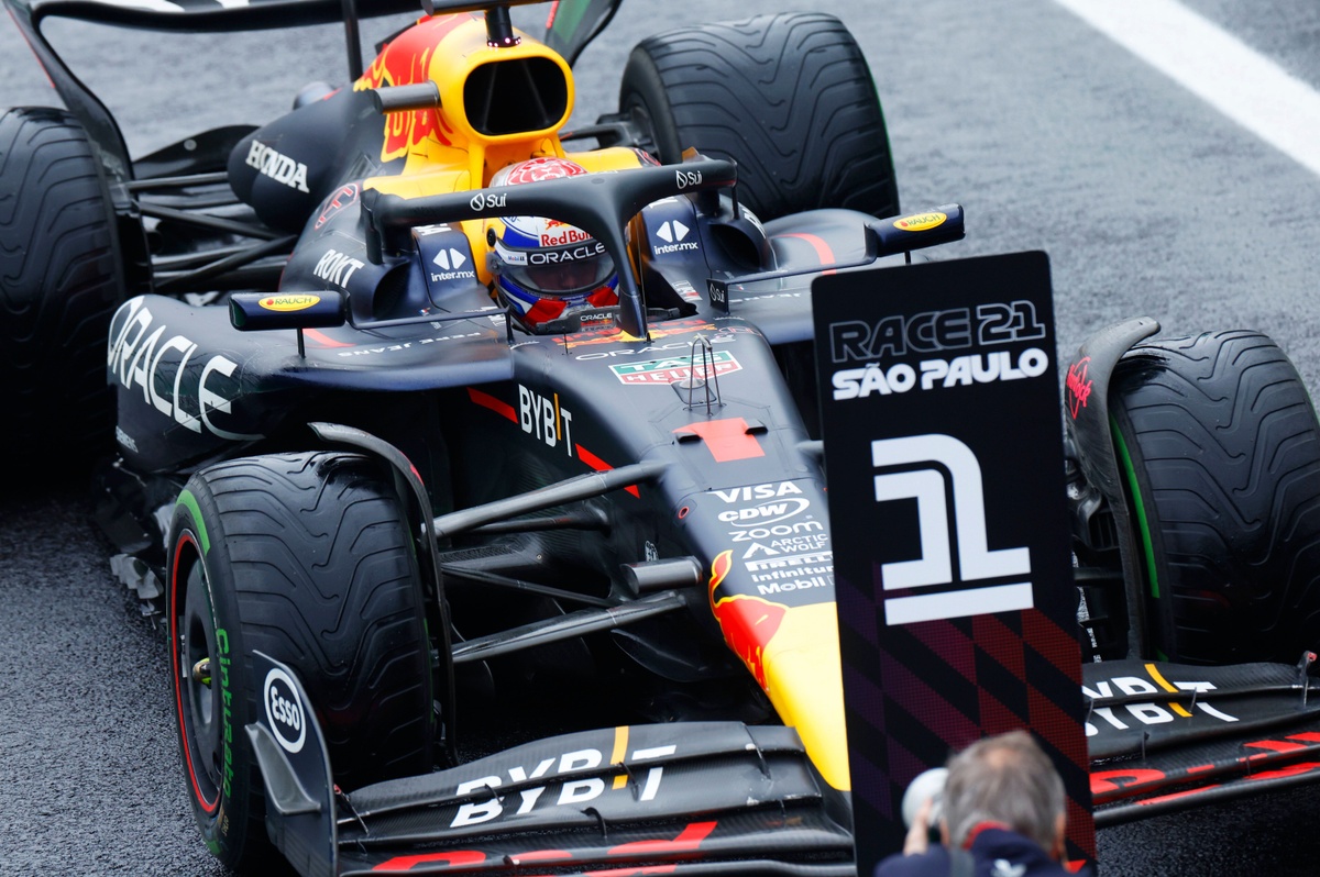 Montoya: “Verstappen şampiyonluğu çoktan kazandı”