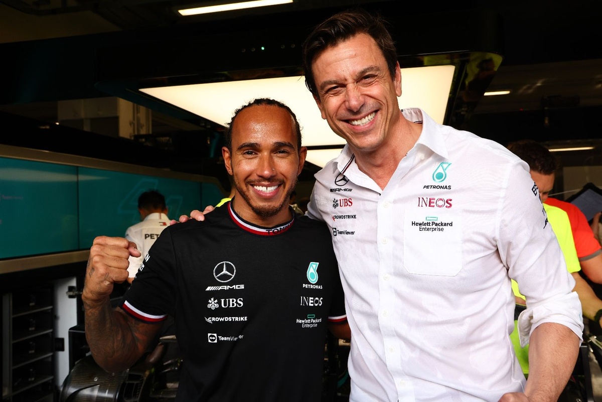 Wolff’a göre Hamilton, Ferrari kariyeri sonrası Mercedes’e dönebilir