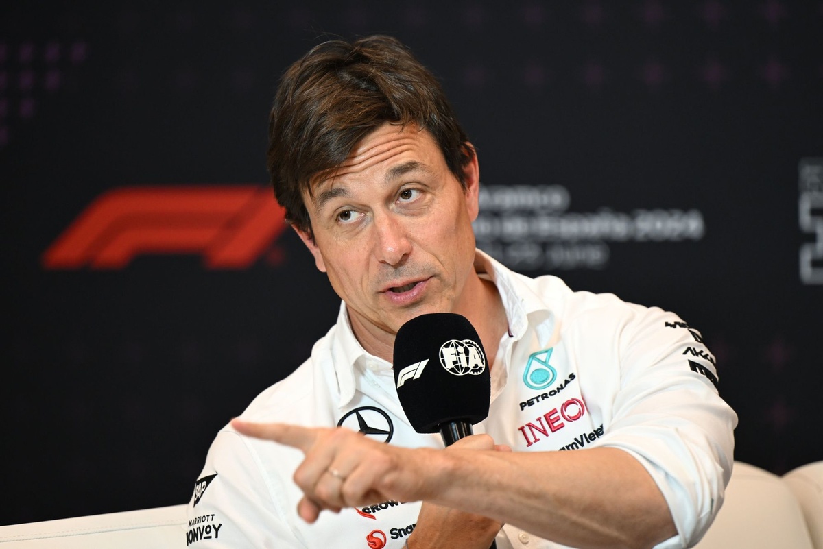 Wolff: “Horner, ‘yavru bir terrier’ gibi sürekli havlıyor”