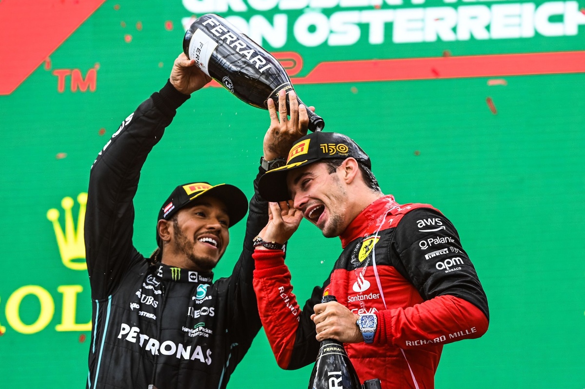 Vasseur: “Hamilton ve Leclerc, Verstappen’i yenebilir”