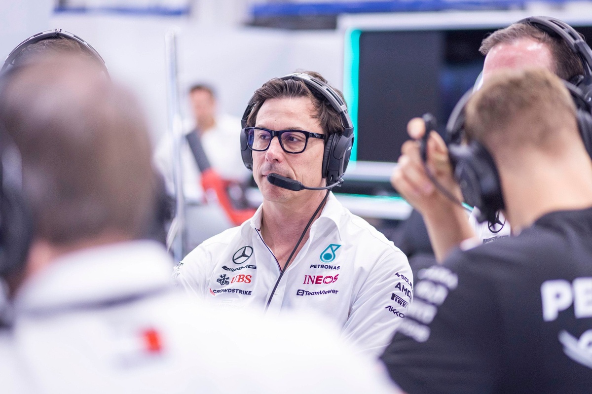 Wolff: “2026 için hiçbir mazeretimiz yok, McLaren’ı geçmeliyiz”