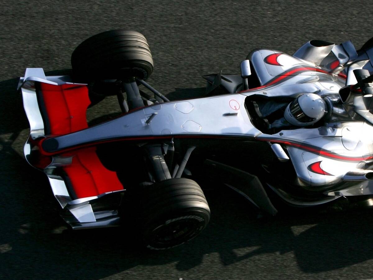 Testdesigns in der Formel 1: Neue Farben, Tarnstreifen und “nackte” Autos
