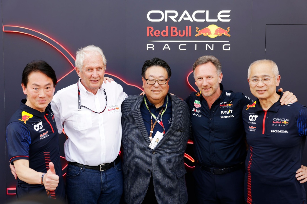 Horner: “Honda’nın 2026’da rekabetçi bir motor üreteceğinden eminim”