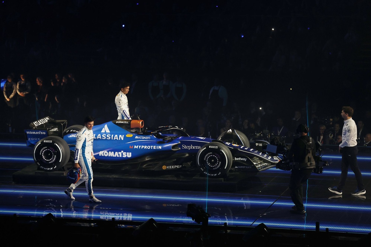 Sainz: “2025’te podyuma çıkmak gerçekçi bir hedef değil”
