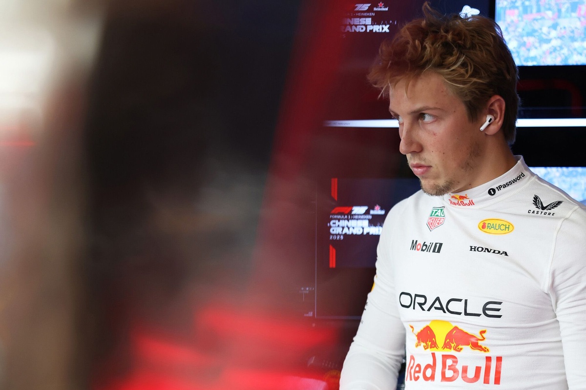 Jos Verstappen’den Lawson’a destek: “Formula 1’de olmayı hak ediyor”