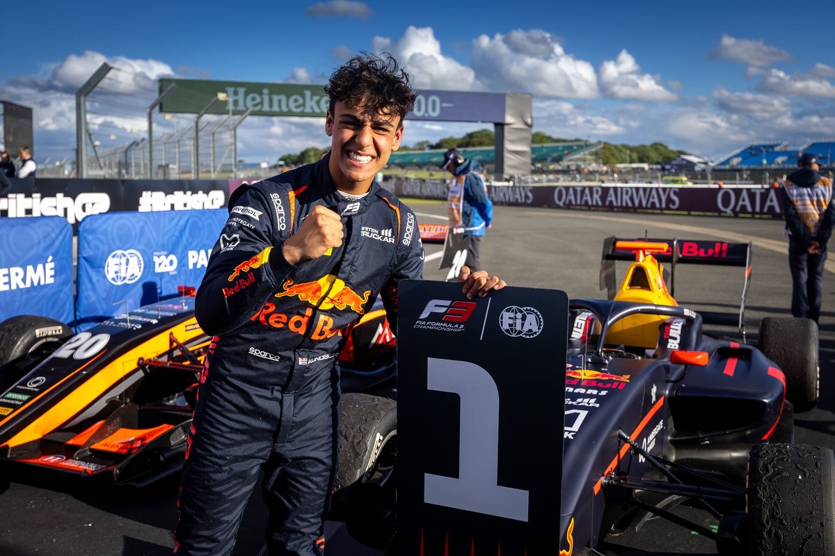 Red Bull, Arvid Lindblad için FIA’dan istisna talep ediyor