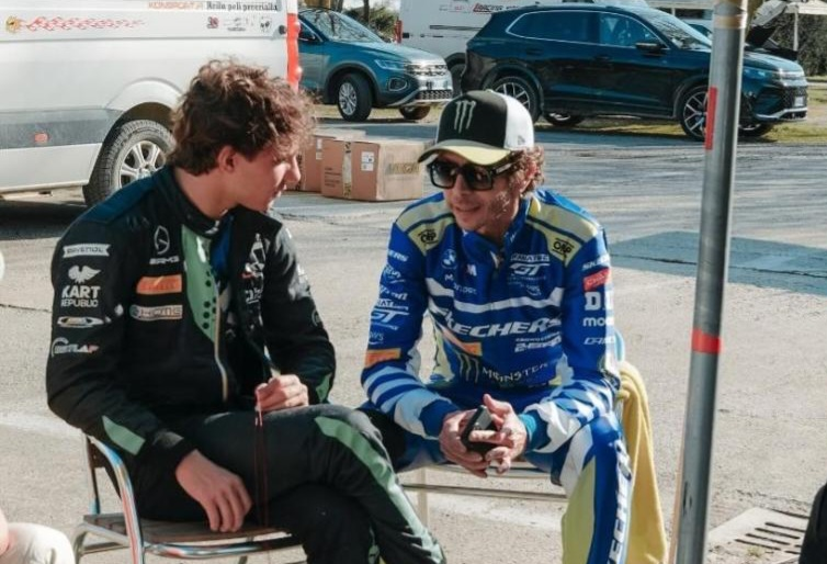 Valentino Rossi takes F1’s next superstar under his wing