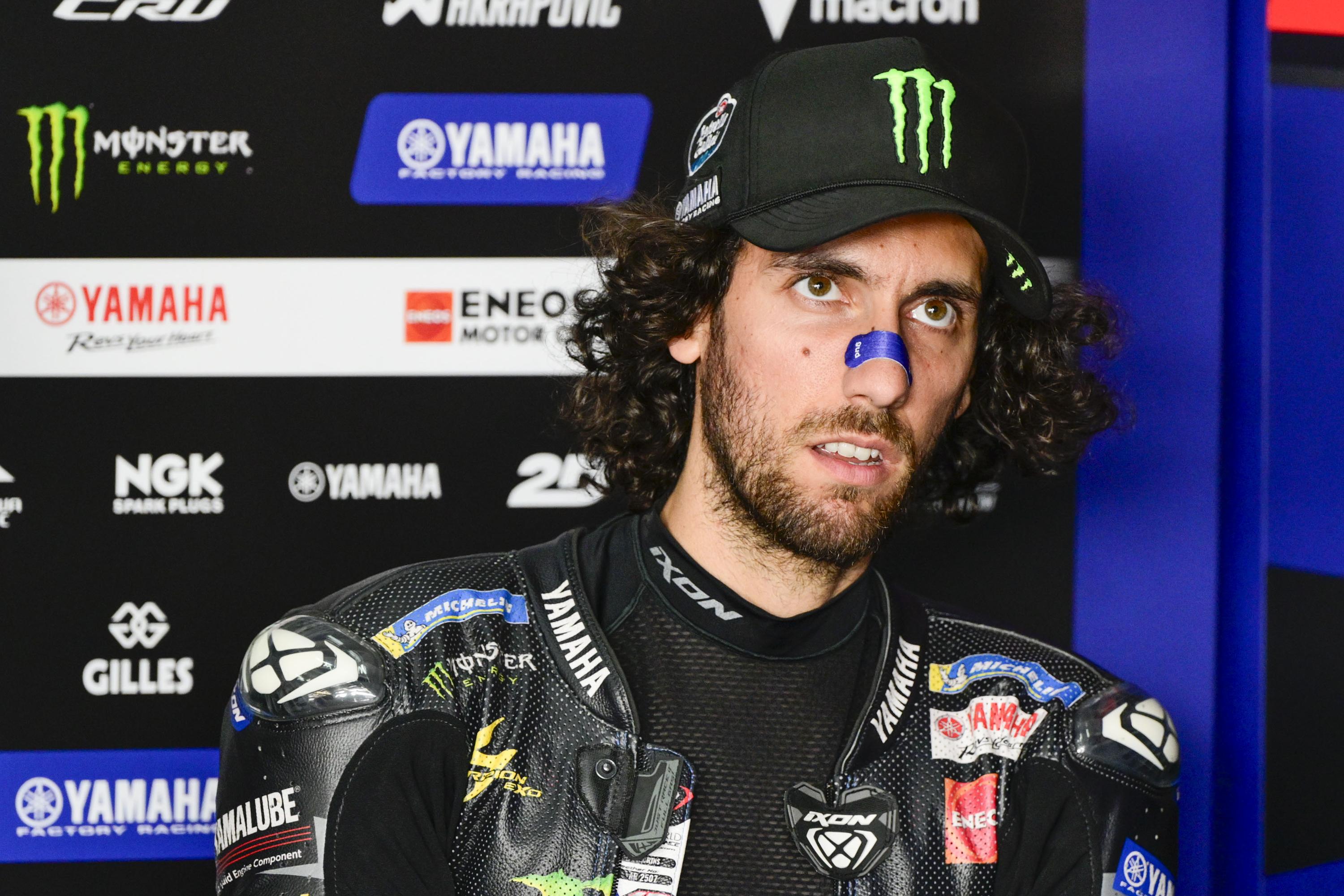 Alex Rins: “They found a little crack in my wrist”