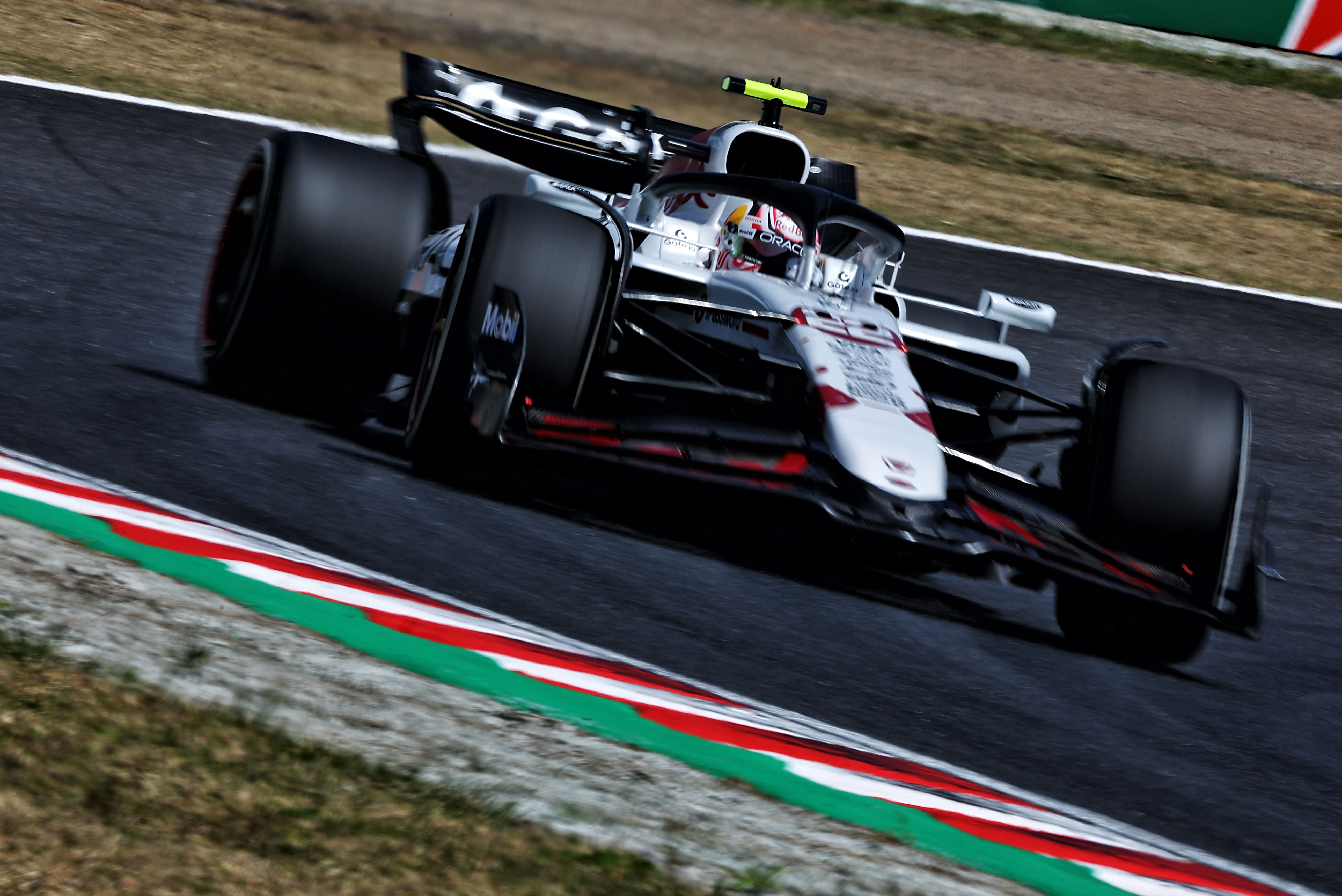 Jacques Villeneuve: “Safe” setup gamble cost Yuki Tsunoda on Red Bull debut