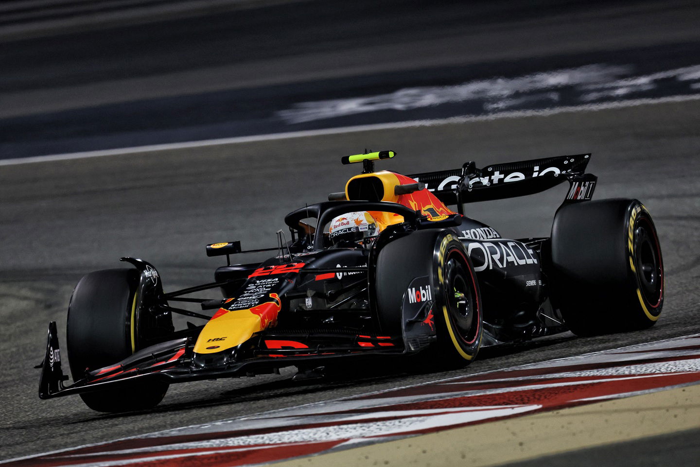 Yuki Tsunoda frustrated by Red Bull “miscommunication” after “messy” day in Bahrain