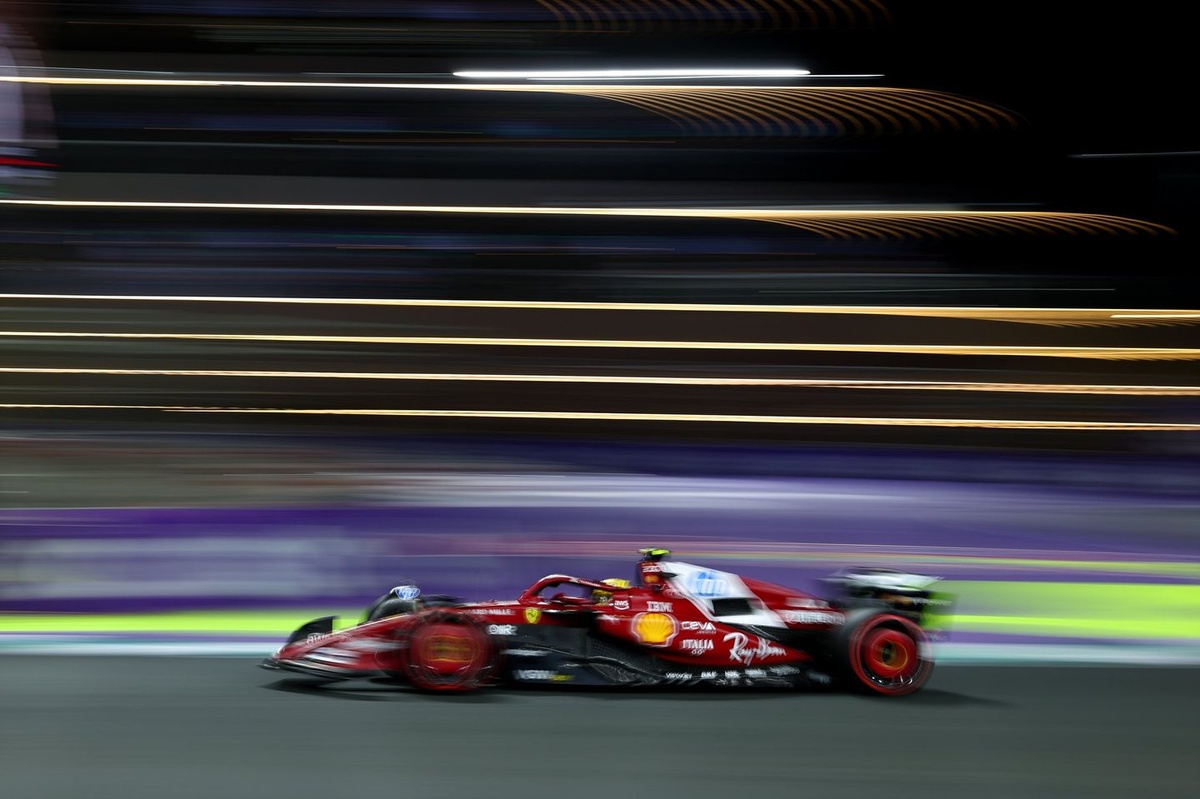 Hamilton: “Yumuşak lastiklerle hâlâ uyum yakalayamadım” Hamilton: “Yumuşak lastiklerle hâlâ uyum yakalayamadım”