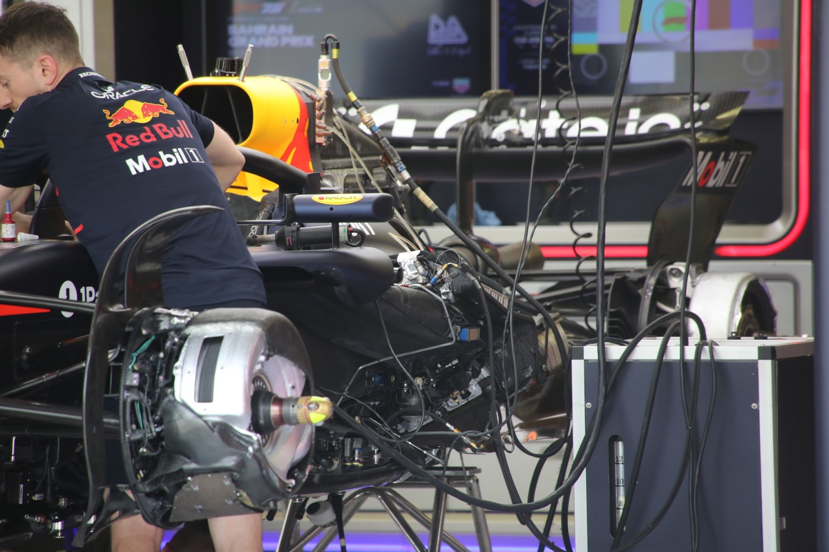 Red Bull, soğutma sisteminde “geri adım” atarak avantaj yakaaladı