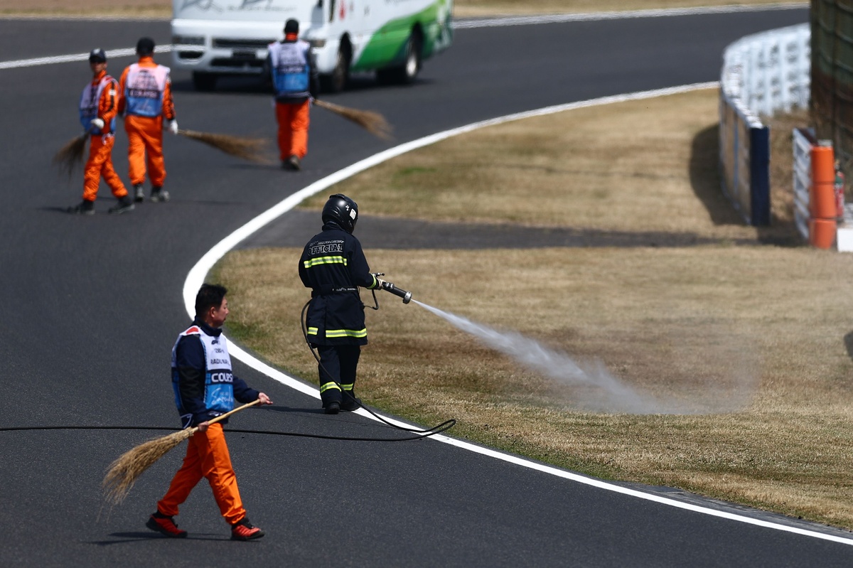 Suzuka’daki çim yangınlarında FIA’nın umudu yağmuru beklemek Suzuka’daki çim yangınlarında FIA’nın umudu yağmuru beklemek