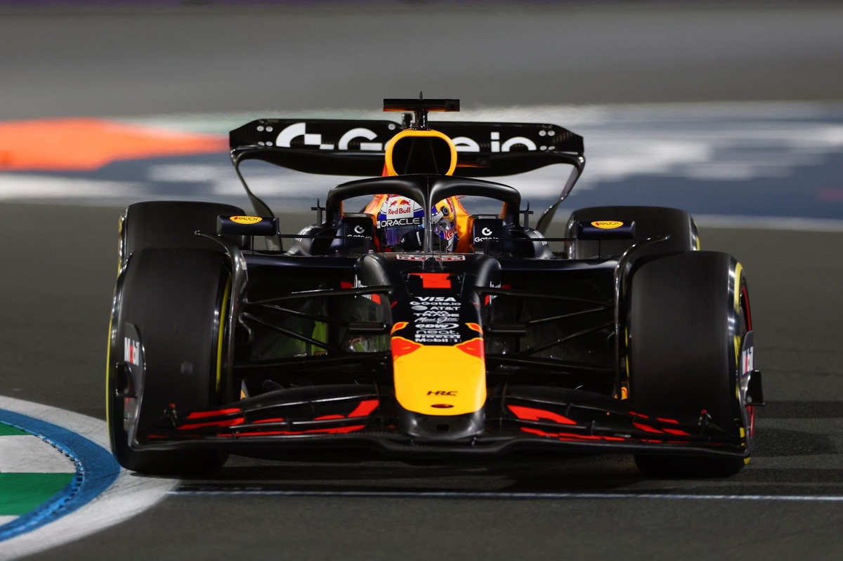 Verstappen: “Araç hala istediğim seviyede değil”