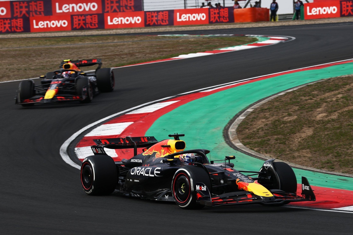 Webber’den Red Bull’a uyarı: “Verstappen giderse MotoGP Honda ile aynı kaderi paylaşabilirler”
