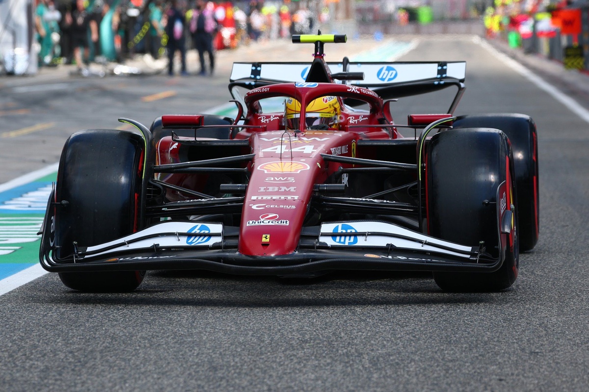 Hamilton: “Çin’den beri ilk kez Ferrari ile bütünleştiğimi hissettim”