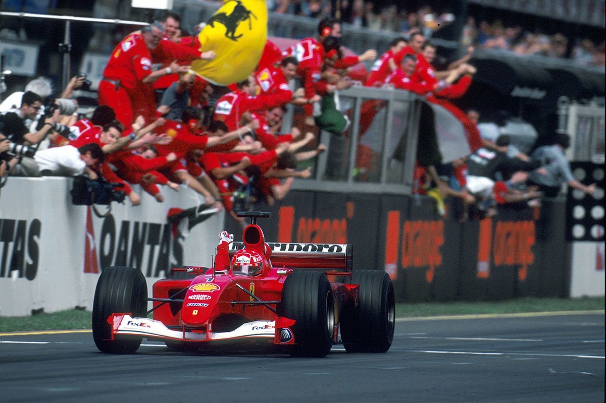 Schumacher’in efsanevi Ferrari F2001’i, Monako’da 15.9 milyon euro’ya satıldı