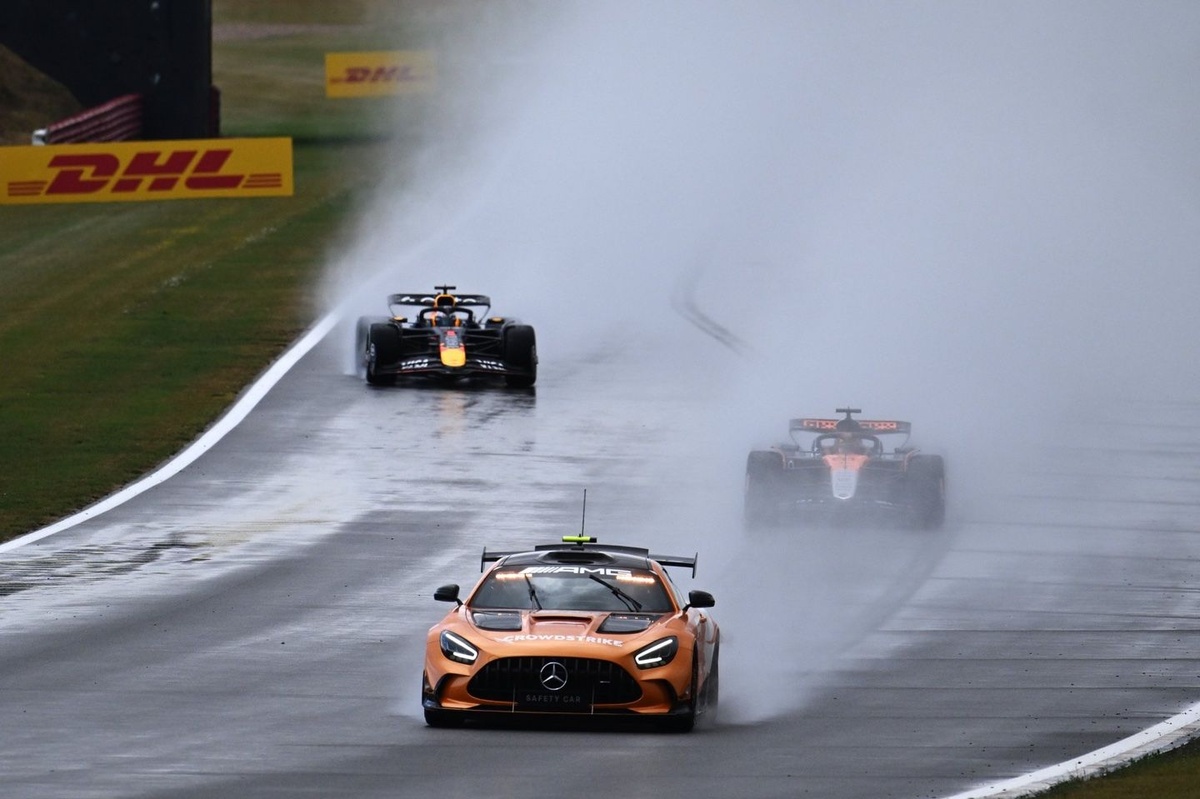 McLaren: “Piastri’ye verilen 10 saniye ceza fazla sertti”