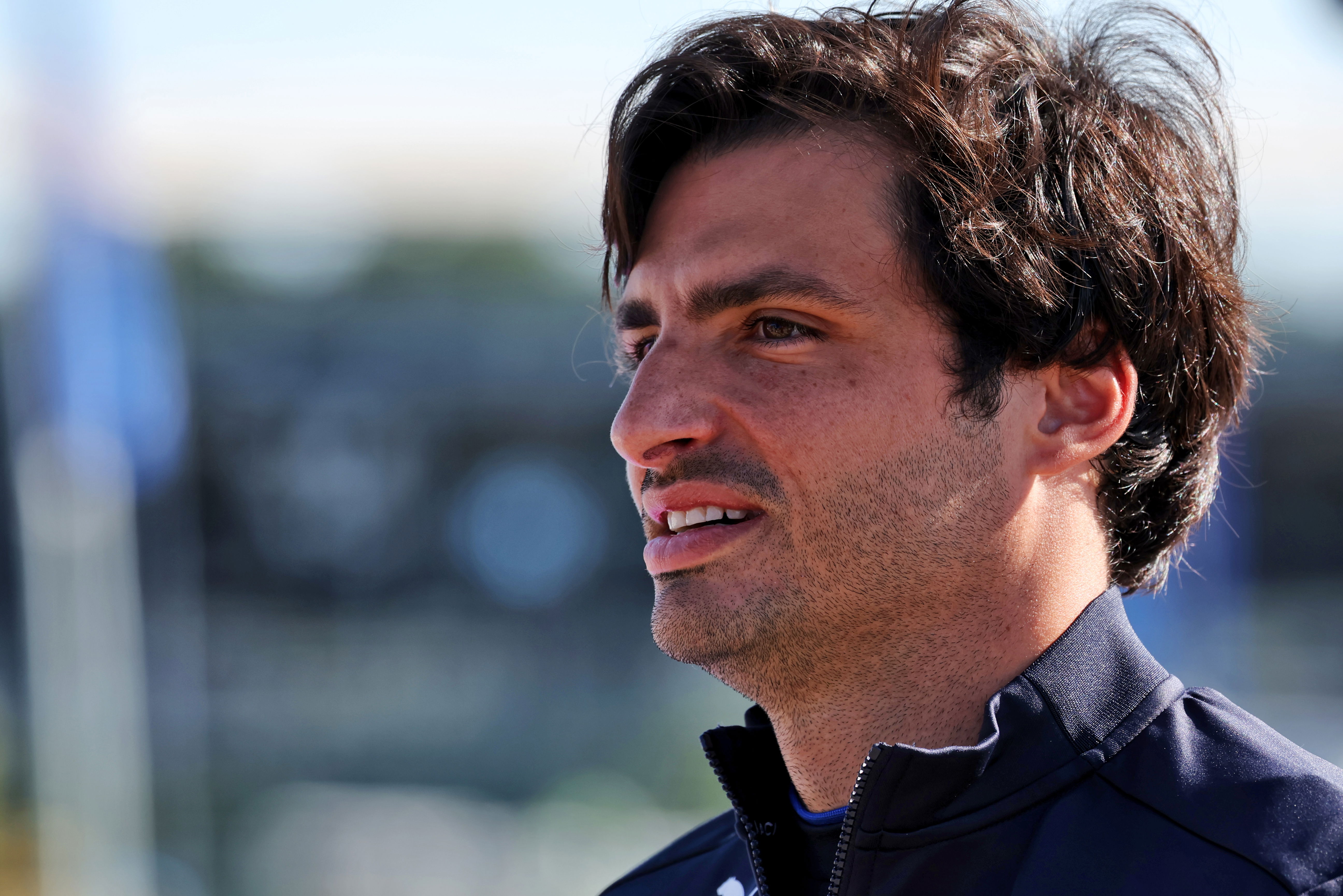 Carlos Sainz suggests George Russell is ‘hiding’ impact of uncertain F1 future