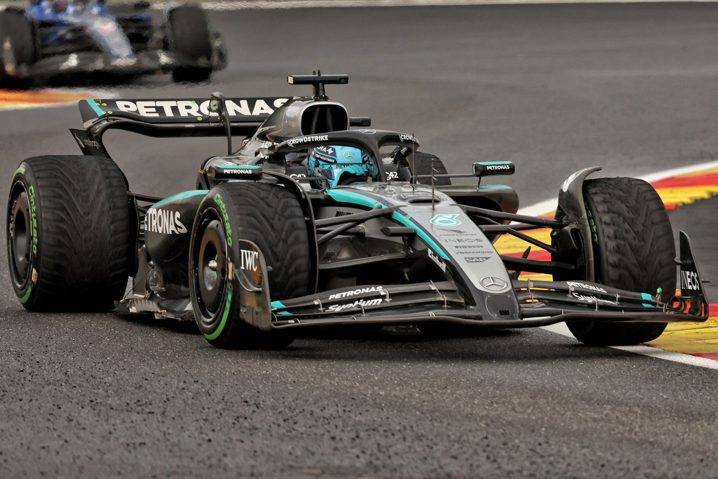 George Russell calls for Mercedes F1 meeting after “worst” race of 2025 in Belgium