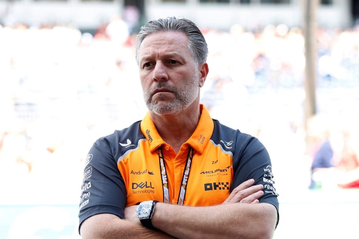 Zak Brown, Silverstone’da Nigel Mansell’in FW11B’sini sürdü